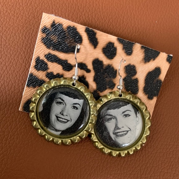2/$20 Betty Page print handcrafted bottle Cap Earrings. - Picture 2 of 8